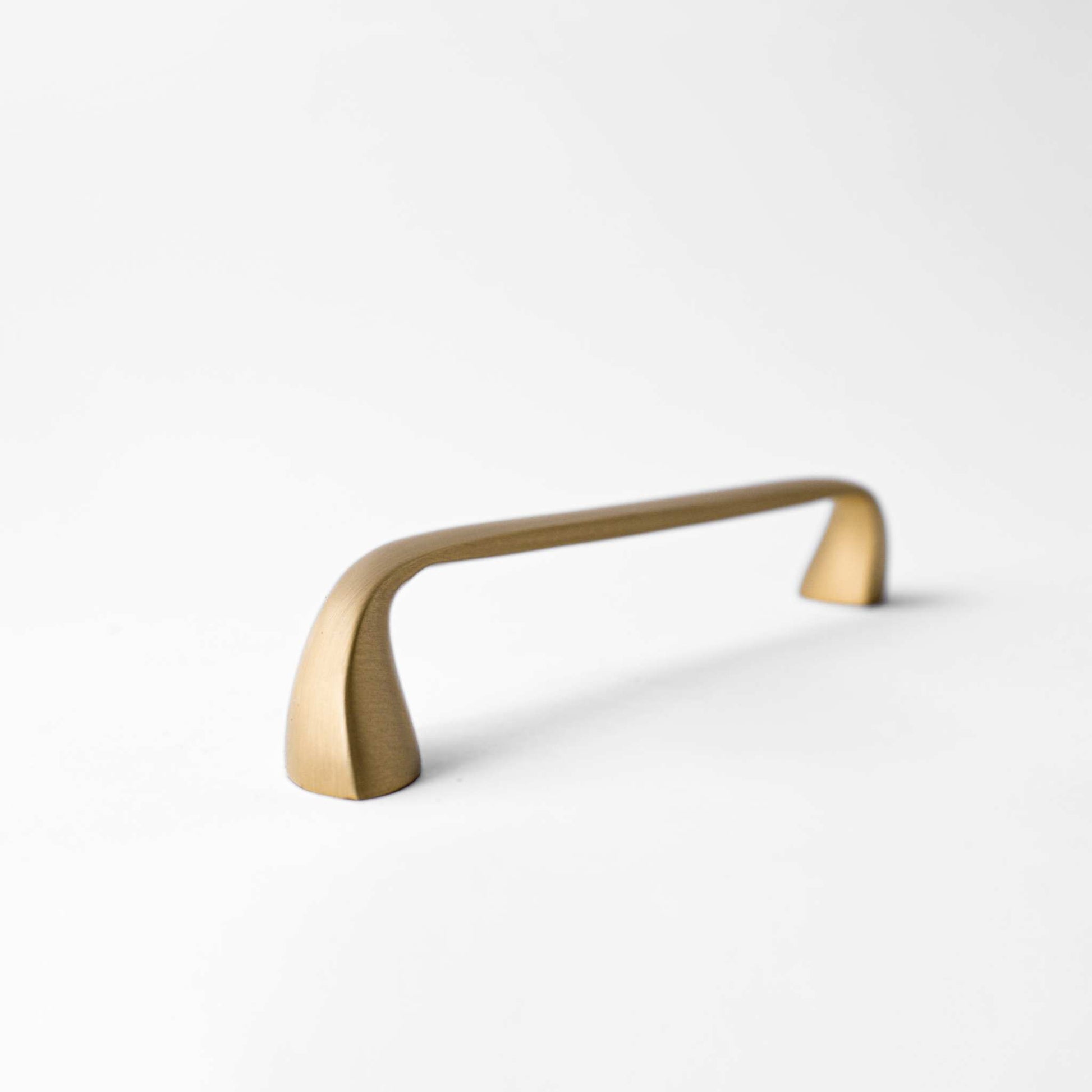 Twist, Solid Brass Cabinet Pulls
Meet our new line of Verge Edge Pulls.  Similar in weight and feel to our Grip Edge pull, but now available at more accessible price. The solid and heavy brass copullTwist, Solid Brass Cabinet Pulls