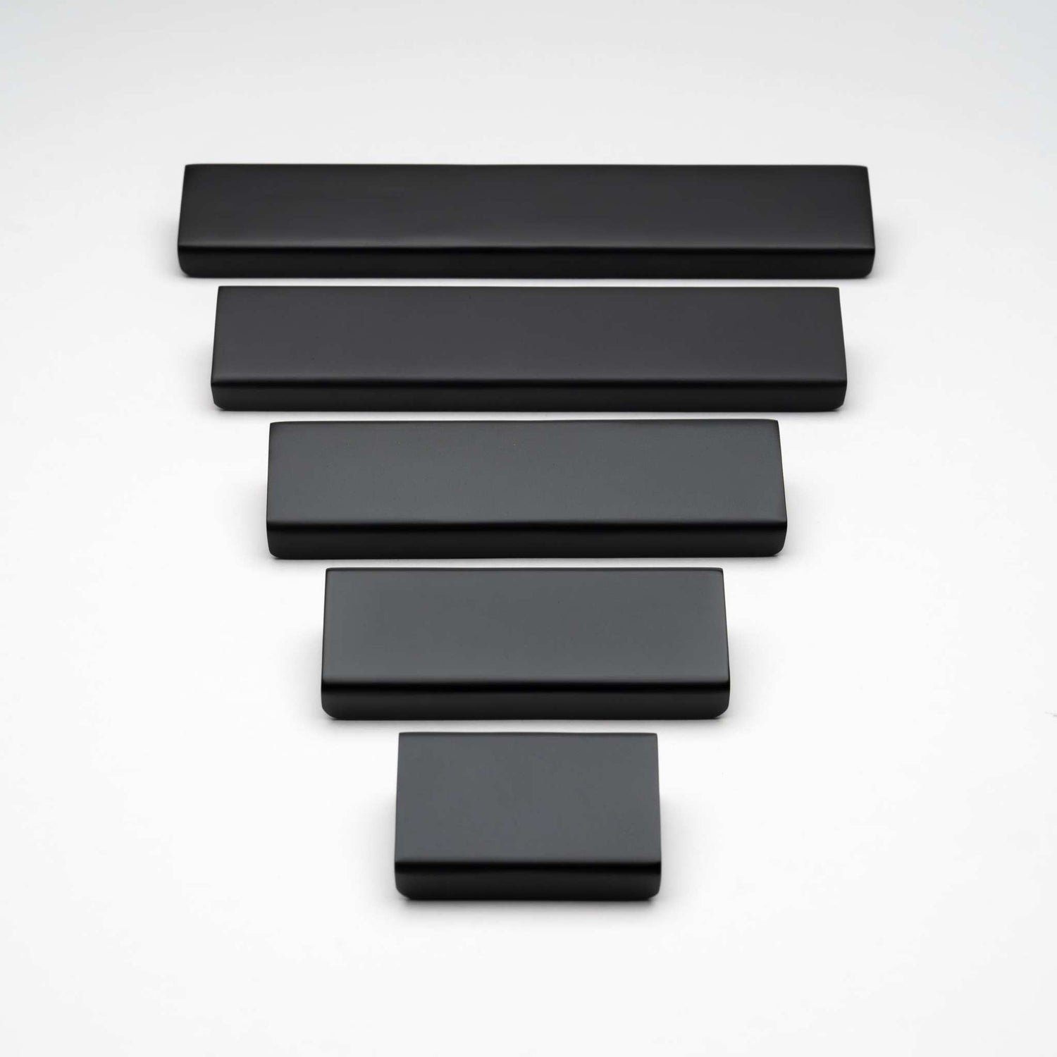 Verge, Solid Brass Edge Pulls
Meet our new line of Verge Edge Pulls.  Similar in weight and feel to our Grip Edge pull, but now available at more accessible price. The solid and heavy brass copullVerge, Solid Brass Edge Pulls