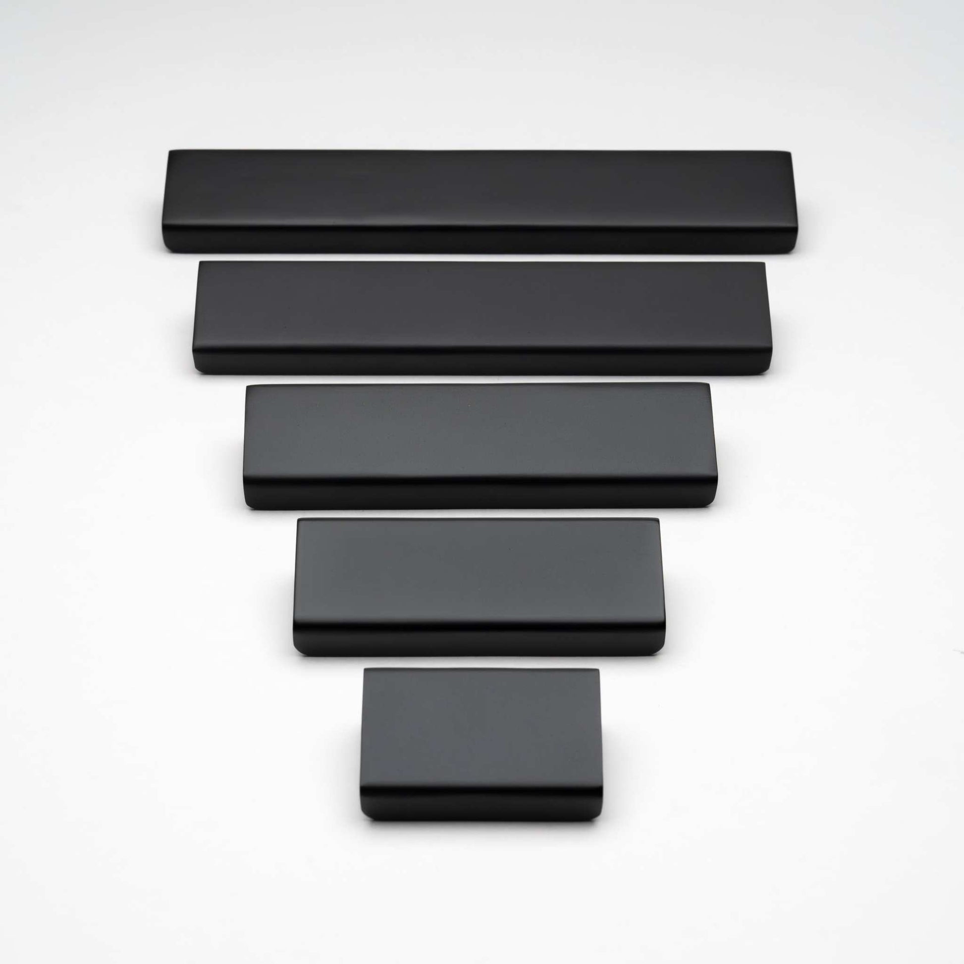 Verge, Solid Brass Edge Pulls
Meet our new line of Verge Edge Pulls.  Similar in weight and feel to our Grip Edge pull, but now available at more accessible price. The solid and heavy brass copullVerge, Solid Brass Edge Pulls