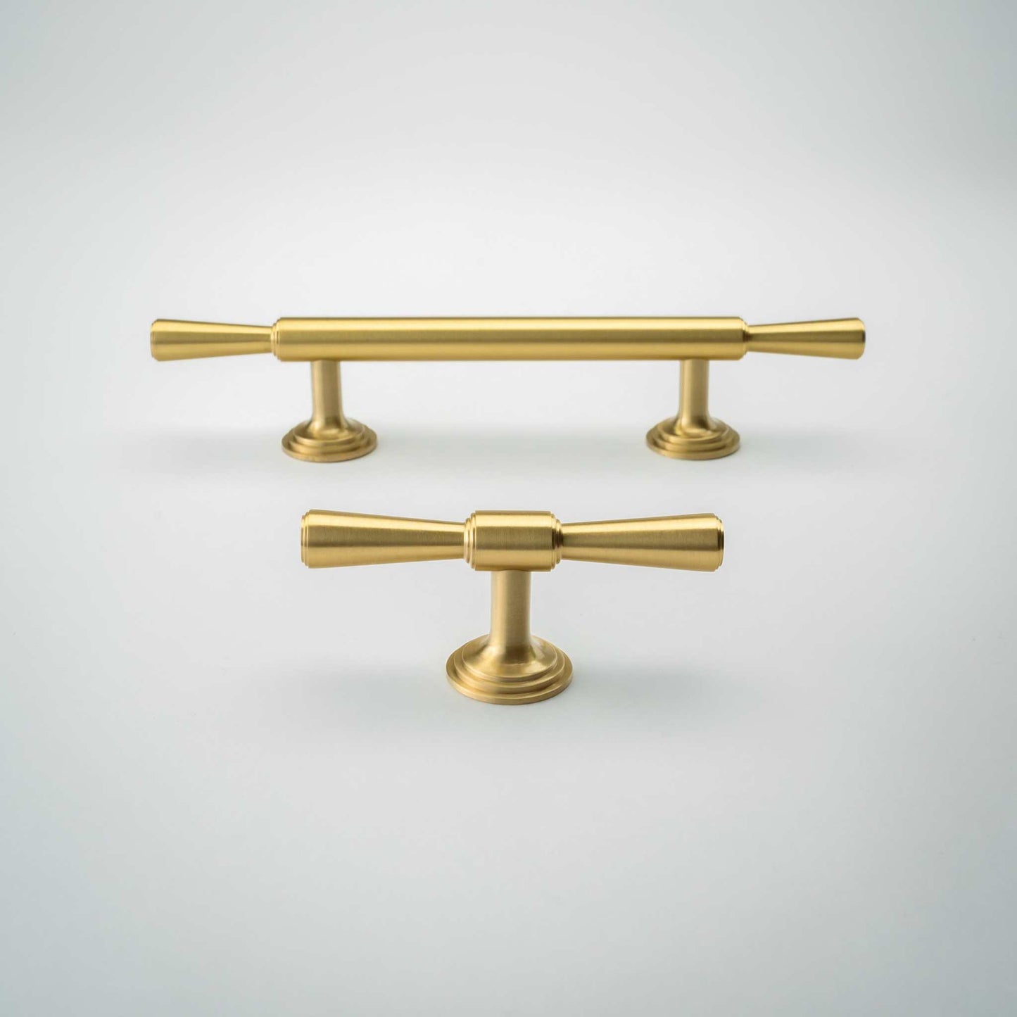 Tuxedo, Solid Brass Cabinet Pulls
Meet Tuxedo, our new deco-inspired cabinet knob. A sleek, classic design with a modern edge. Its beautiful "stacked" base and tapered ends add visual interest, repullTuxedo, Solid Brass Cabinet Pulls