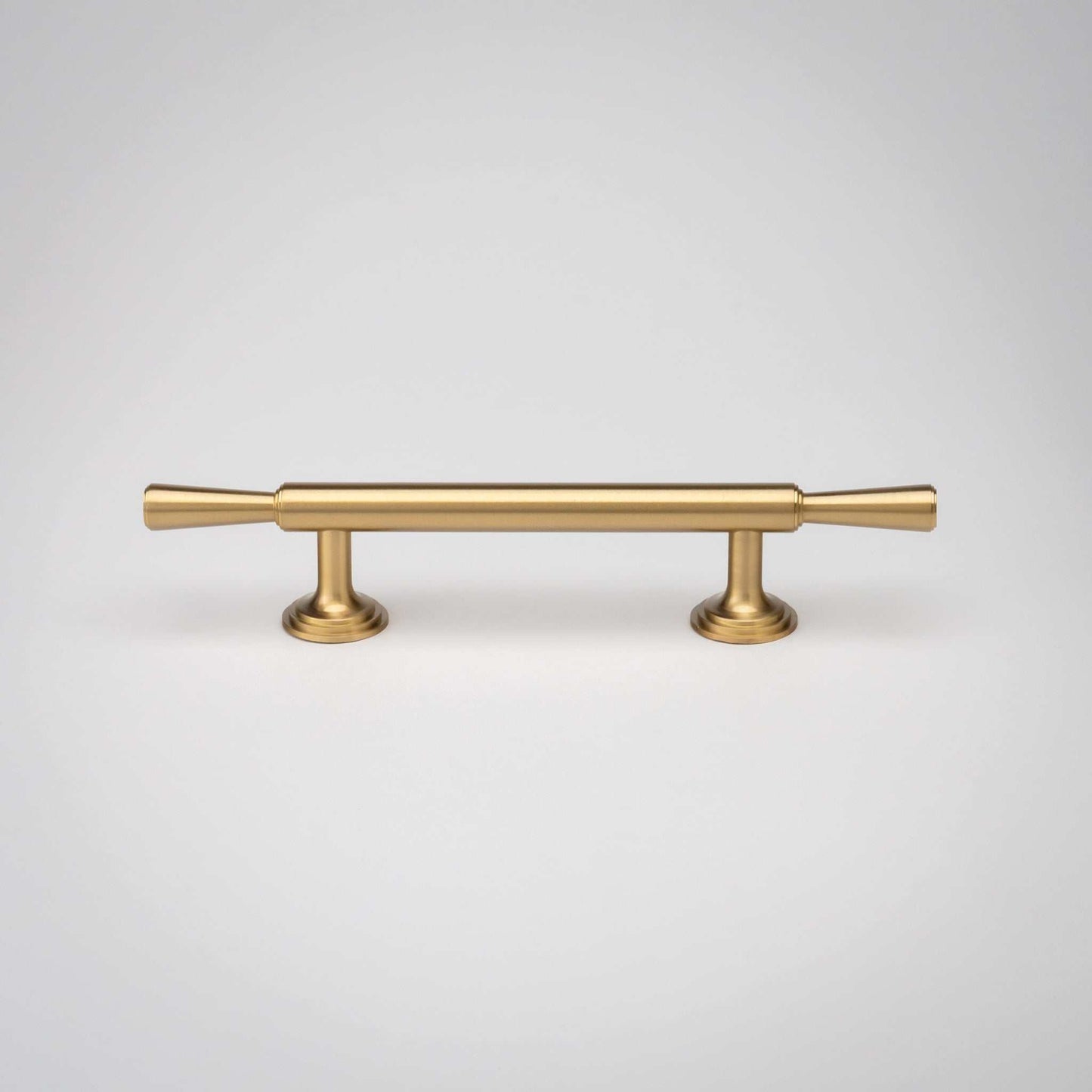 Tuxedo, Solid Brass Cabinet Pulls
Meet Tuxedo, our new deco-inspired cabinet knob. A sleek, classic design with a modern edge. Its beautiful "stacked" base and tapered ends add visual interest, repullTuxedo, Solid Brass Cabinet Pulls