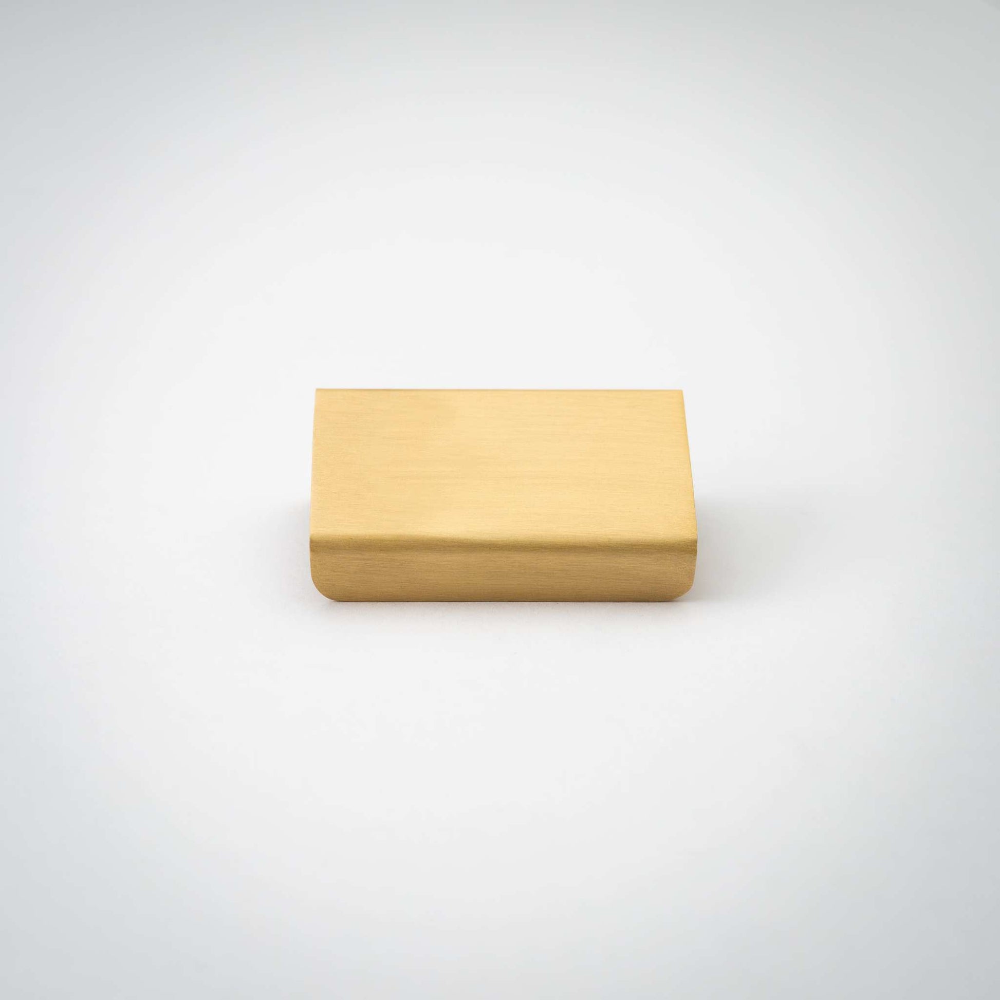 Verge, Solid Brass Edge Pulls
Meet our new line of Verge Edge Pulls.  Similar in weight and feel to our Grip Edge pull, but now available at more accessible price. The solid and heavy brass copullVerge, Solid Brass Edge Pulls