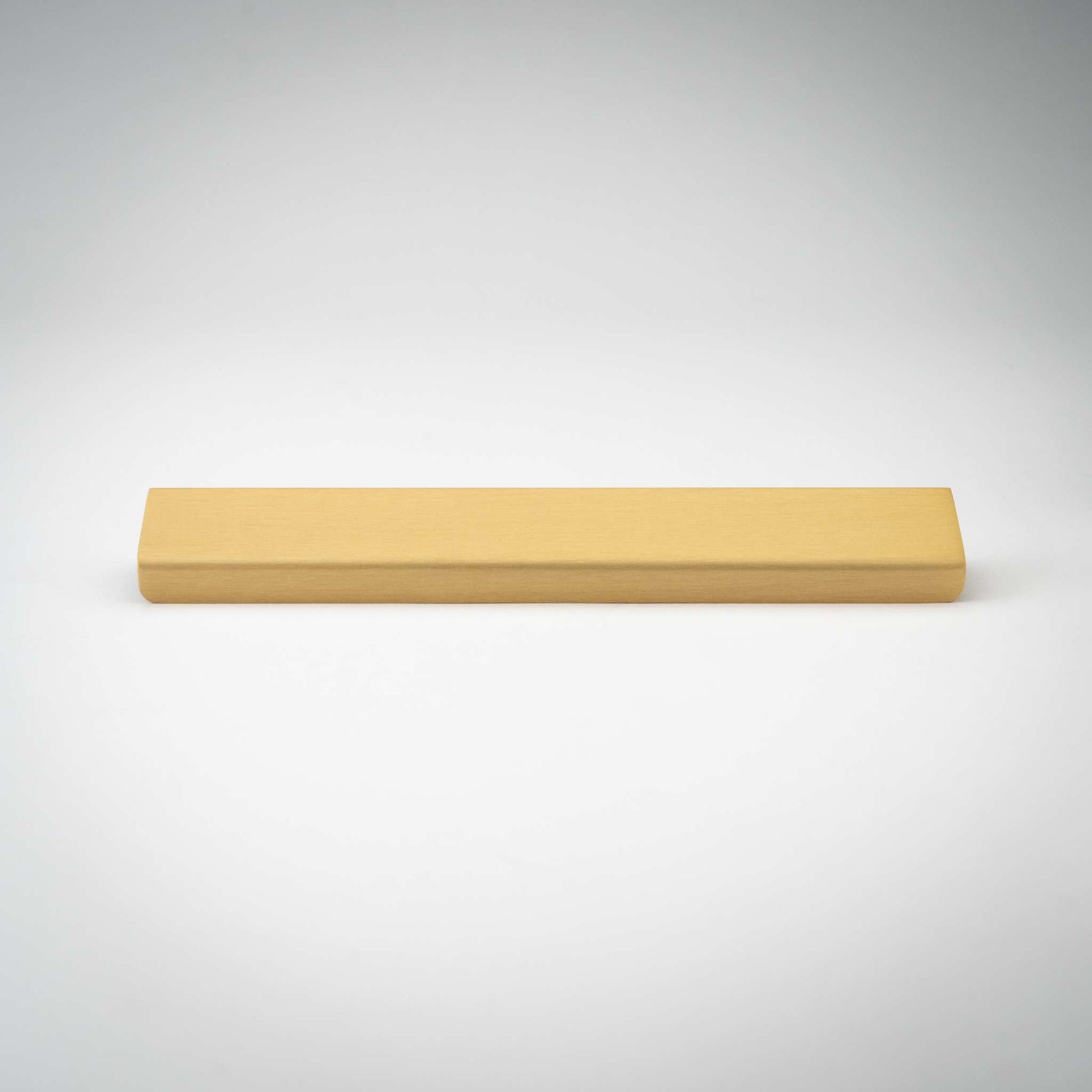 Verge, Solid Brass Edge Pulls
Meet our new line of Verge Edge Pulls.  Similar in weight and feel to our Grip Edge pull, but now available at more accessible price. The solid and heavy brass copullVerge, Solid Brass Edge Pulls