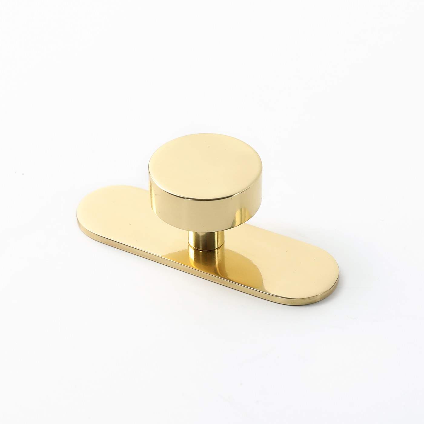Orbital Knob, Solid Brass Knobs
Our Orbital Knob adds a touch of simplicity to any contemporary design project. The solid brass construction has an incredible weight in the hand, ensuring it wilknobOrbital Knob, Solid Brass Knobs