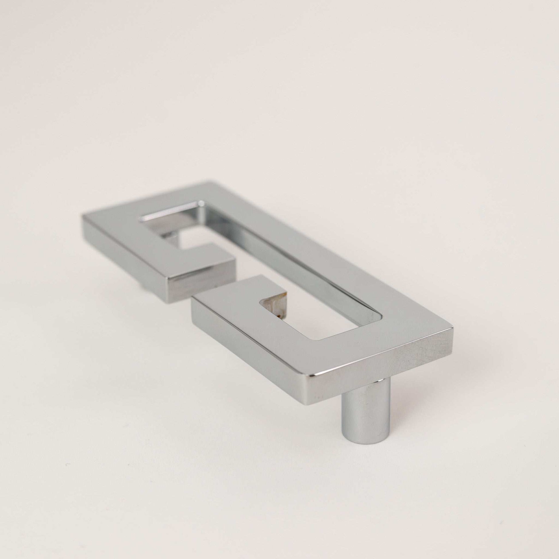 Chloe, Solid Brass Greek Key Pull
Chloe, our solid brass modern Greek Key pull is certainly an artful addition to the home. It's unique shape makes any door or cabinet look classy and chic. With ChpullChloe, Solid Brass Greek Key Pull