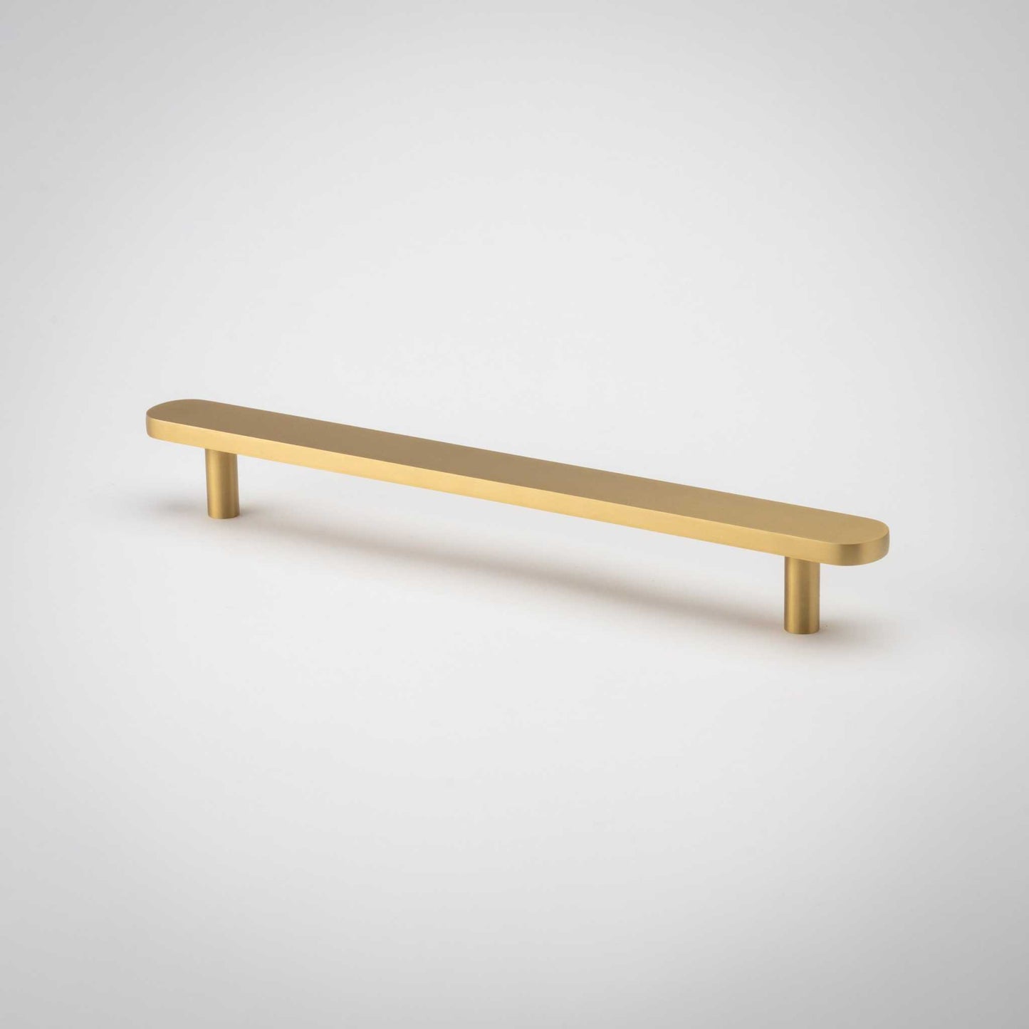 Orbital, Solid Brass Cabinet Pulls
Our Orbital Pull adds a touch of simplicity to any contemporary design project. The solid brass construction has an incredible weight in the hand, ensuring it wilpullOrbital, Solid Brass Cabinet Pulls