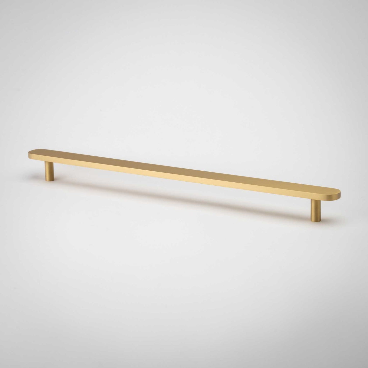 Orbital, Solid Brass Cabinet Pulls
Our Orbital Pull adds a touch of simplicity to any contemporary design project. The solid brass construction has an incredible weight in the hand, ensuring it wilpullOrbital, Solid Brass Cabinet Pulls