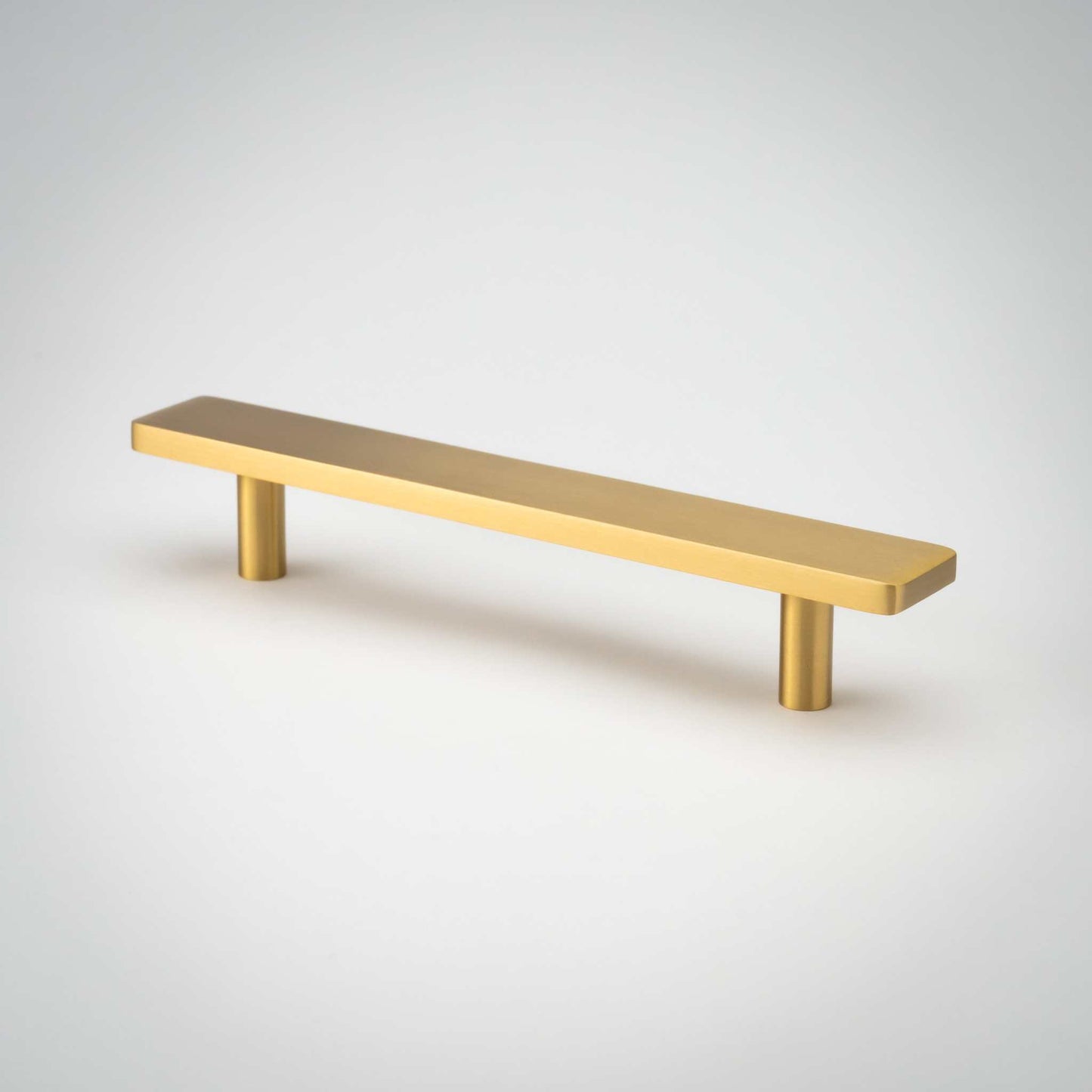 Auburn Pull, Solid Brass Cabinet Pulls
The Auburn Pull is timeless beauty at your fingertips. Crafted from solid brass, these tasteful cabinet pulls are ideal for adding subtle elegance to your home. WitpullAuburn Pull, Solid Brass Cabinet Pulls