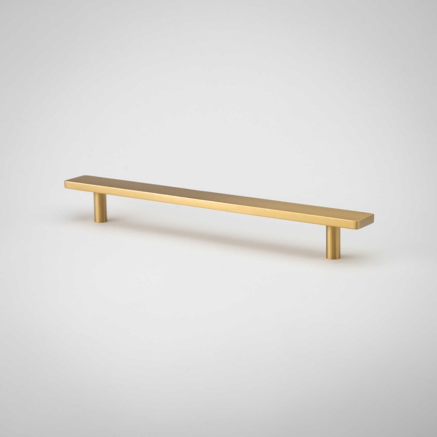 Auburn Pull, Solid Brass Cabinet Pulls
The Auburn Pull is timeless beauty at your fingertips. Crafted from solid brass, these tasteful cabinet pulls are ideal for adding subtle elegance to your home. WitpullAuburn Pull, Solid Brass Cabinet Pulls