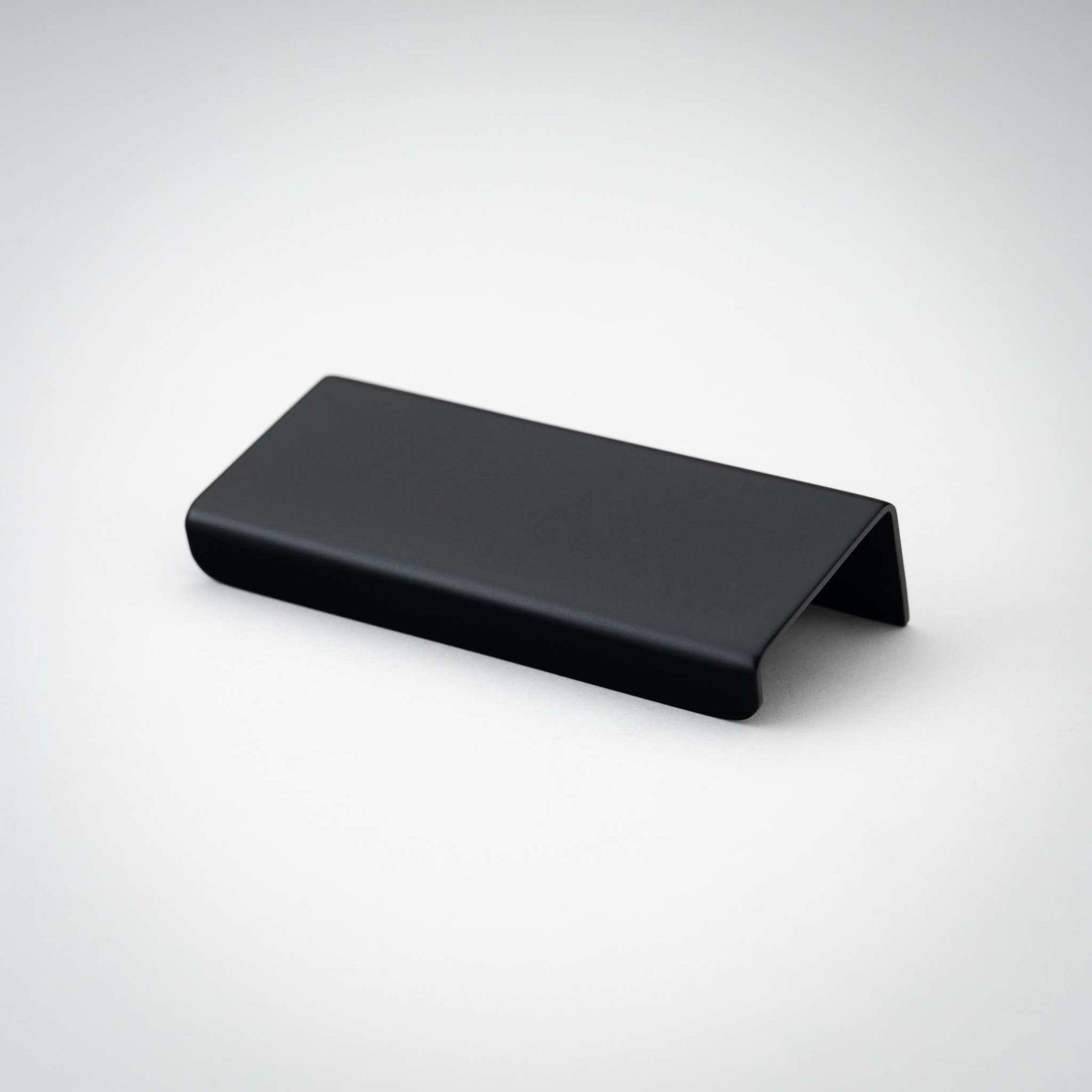 Verge, Solid Brass Edge Pulls
Meet our new line of Verge Edge Pulls.  Similar in weight and feel to our Grip Edge pull, but now available at more accessible price. The solid and heavy brass copullVerge, Solid Brass Edge Pulls