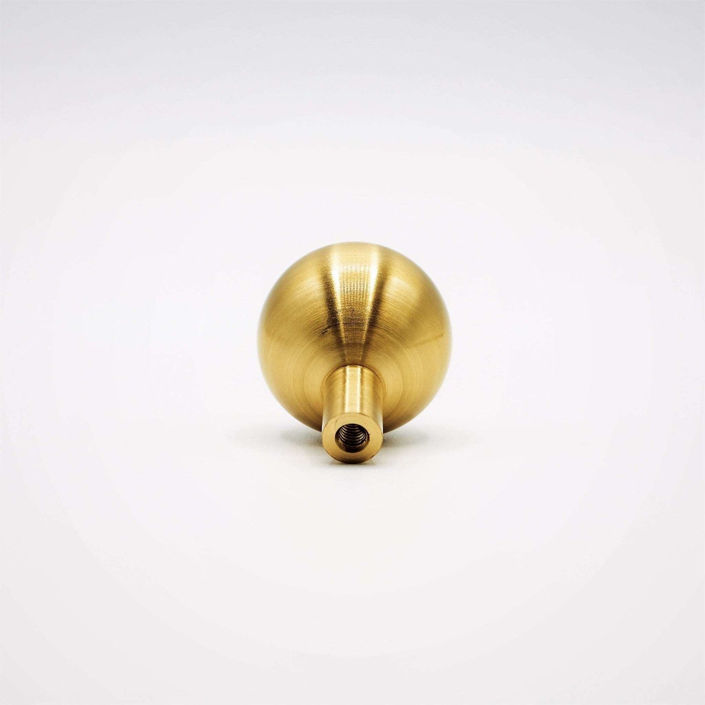 Dumas, Solid Brass Ball Knobs


Bring ideal equilibrium to contain all the volatility with Dumas.  The uniform expression brings tranquility, shining best in rooms beset by heat and light. It alKnobDumas, Solid Brass Ball Knobs