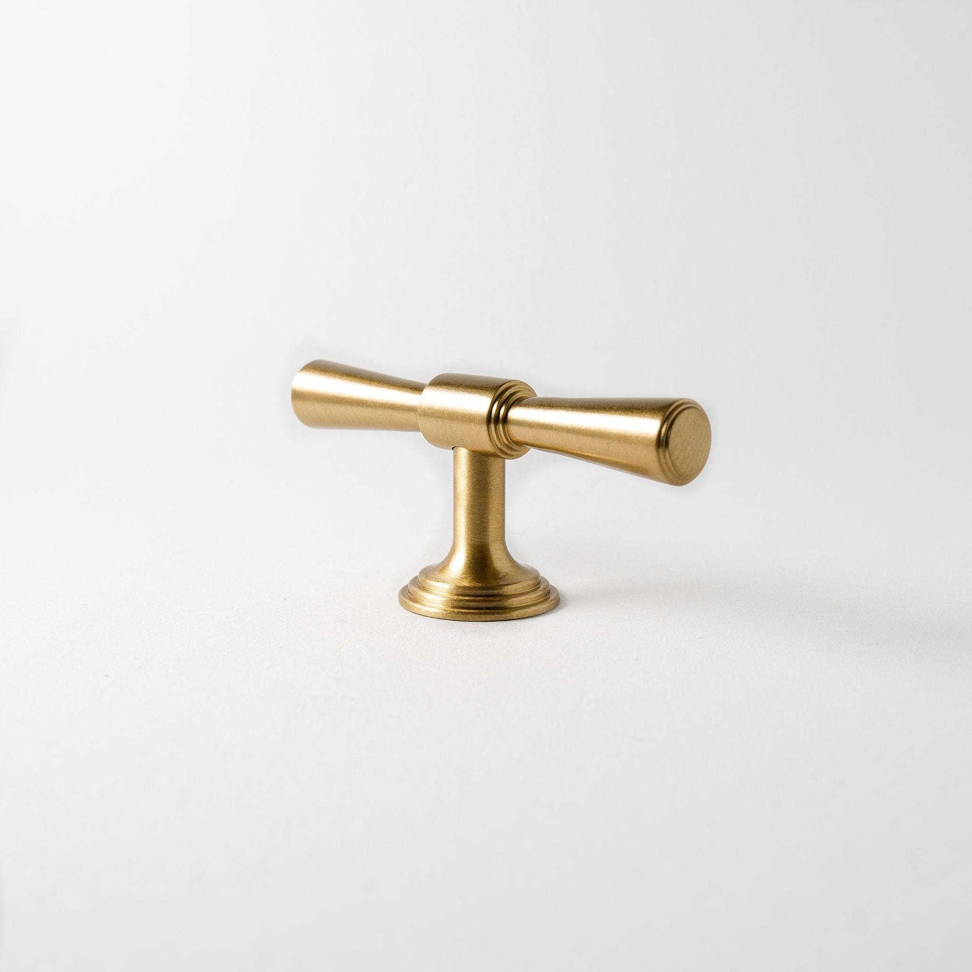 Tuxedo Knob, Solid Brass Cabinet Knob
Meet Tuxedo, our new deco-inspired cabinet knob. A sleek, classic design with a modern edge. Its beautiful "stacked" base and tapered ends add visual interest, reKnobTuxedo Knob, Solid Brass Cabinet Knob