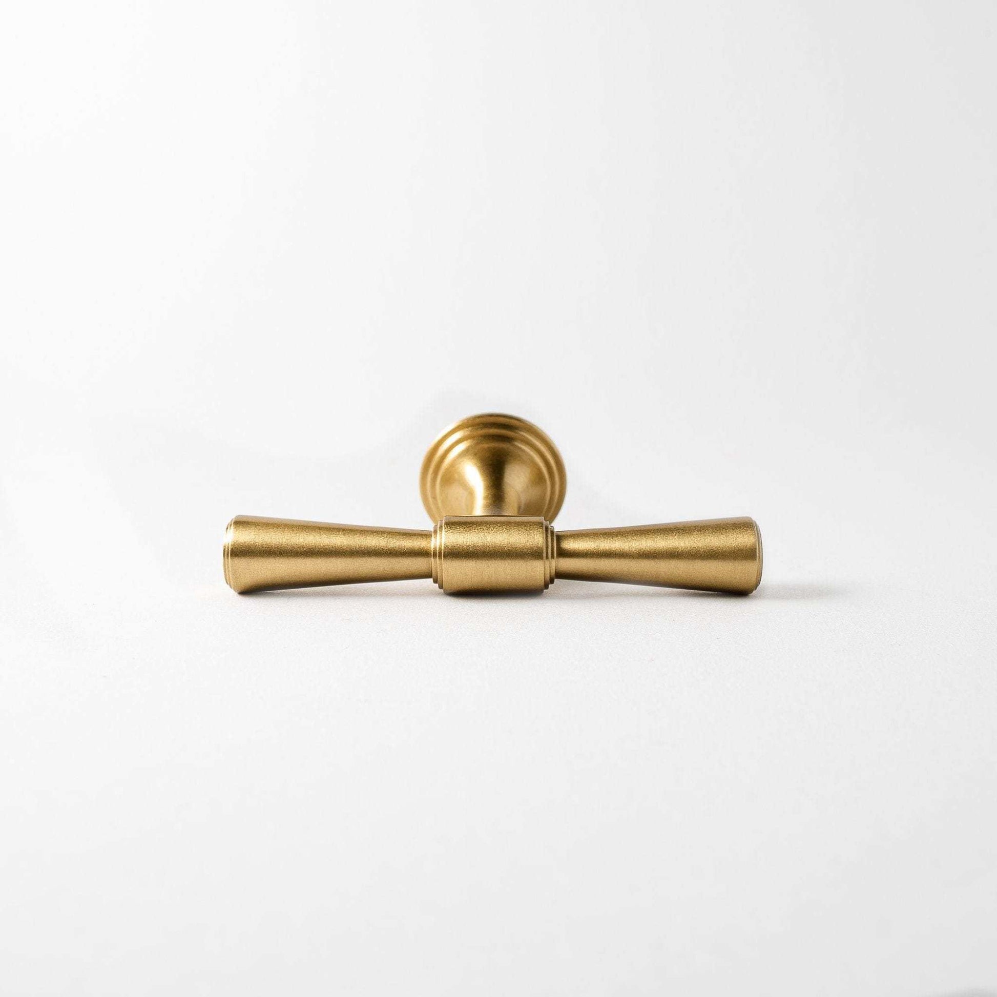 Tuxedo Knob, Solid Brass Cabinet Knob
Meet Tuxedo, our new deco-inspired cabinet knob. A sleek, classic design with a modern edge. Its beautiful "stacked" base and tapered ends add visual interest, reKnobTuxedo Knob, Solid Brass Cabinet Knob