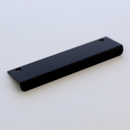 Studio photograph of Minimal Edge Pull.