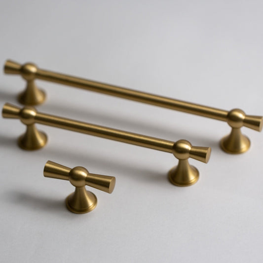 Samba cabinet pulls in two lengths alongside a separate Samba knob.
