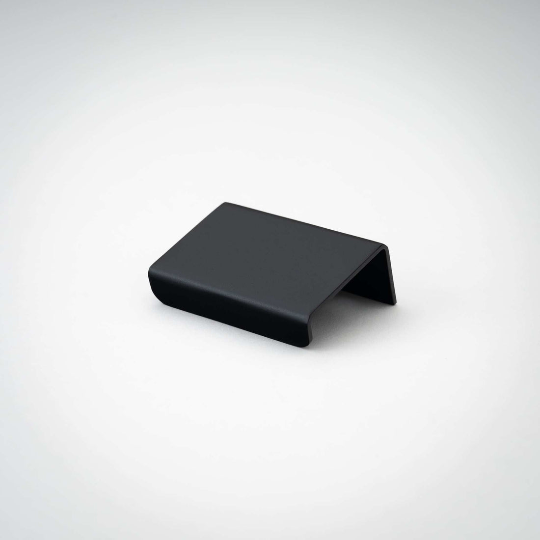 Verge edge pull in Matte Black