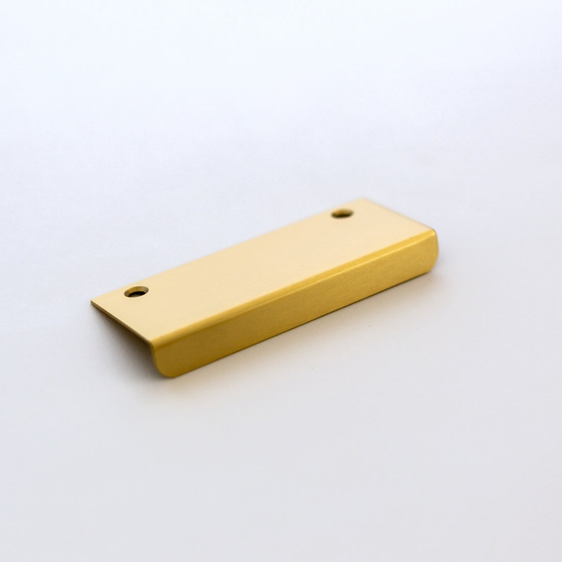 Studio photograph of Minimal Edge Pull.