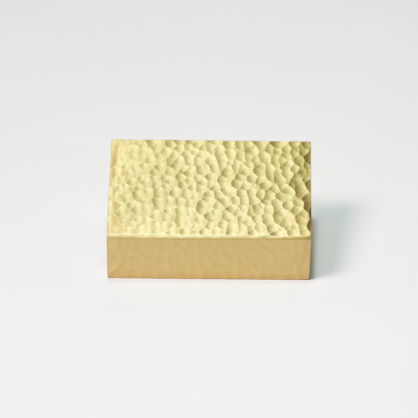 Impact Hammered Edge Pull – Satin Brass Matte Lacquer