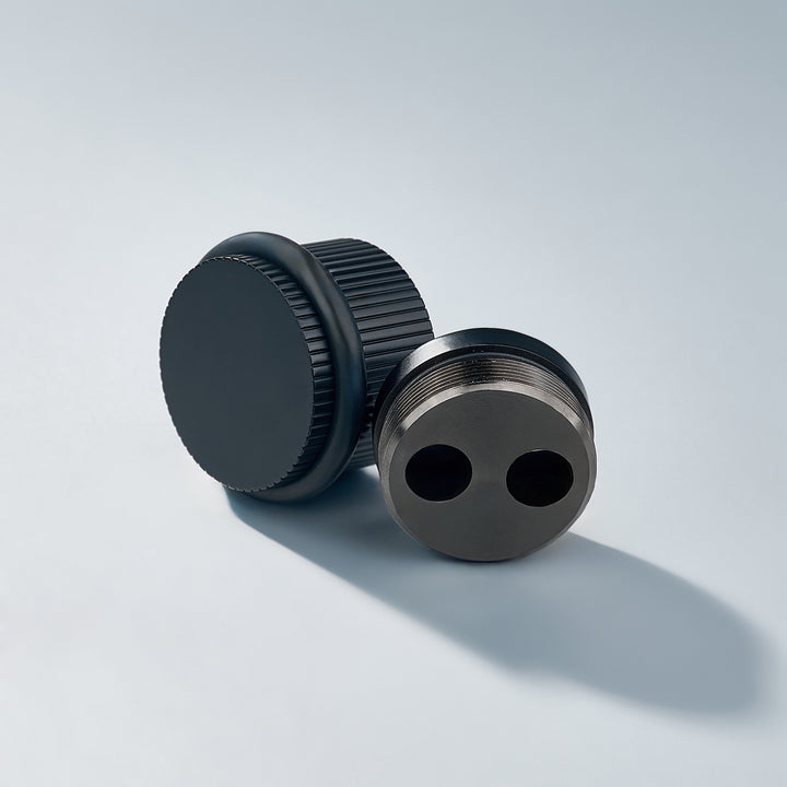 Bastion - Lineare, geriffelte Türstopper aus massivem Messing