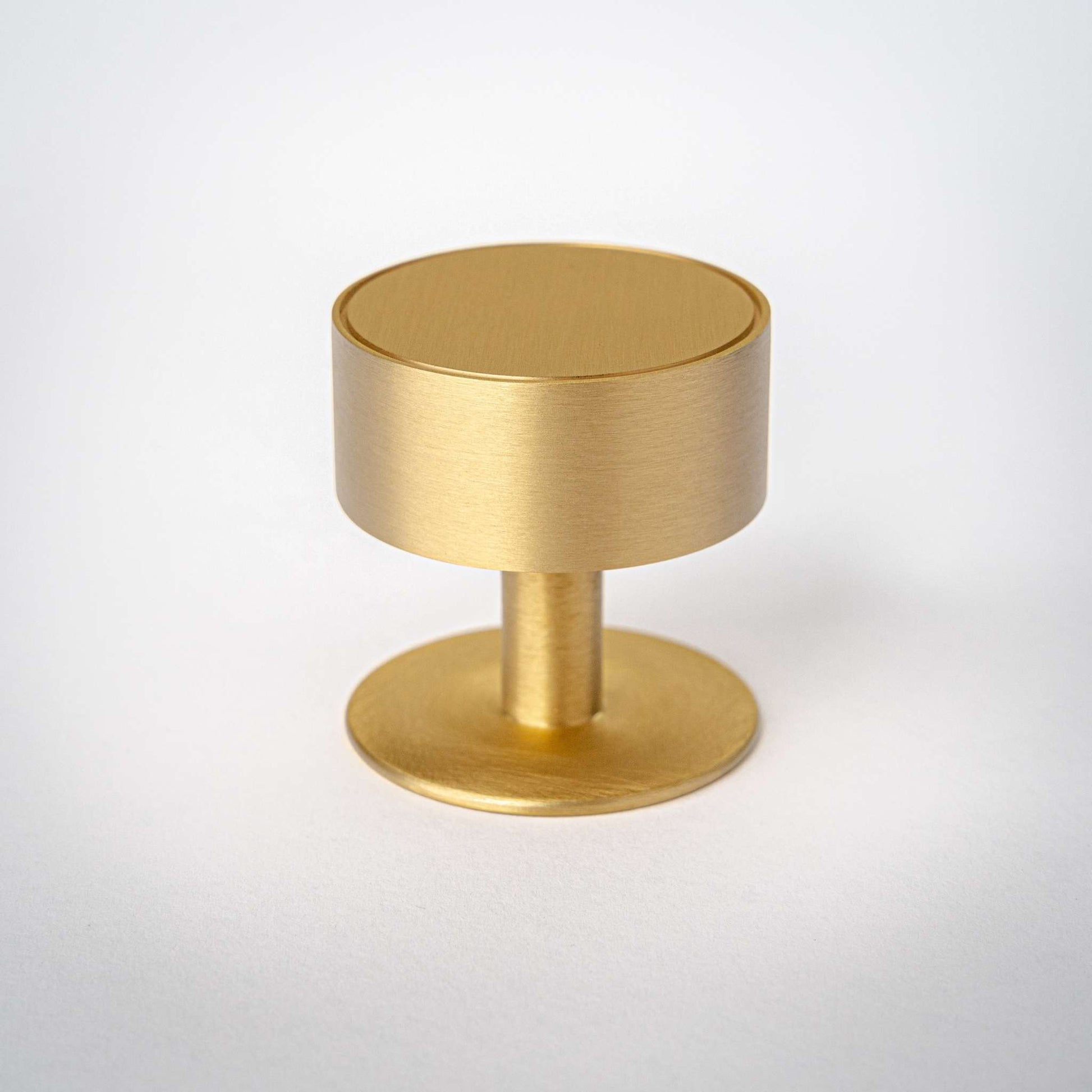 Gateau, Solid Brass Knobs


Our Gateau Knob is a distinctive take on the traditional cabinet knob. A perfect design to adorn transitional cabinet doors and drawers.



This product is not avKnobGateau, Solid Brass Knobs