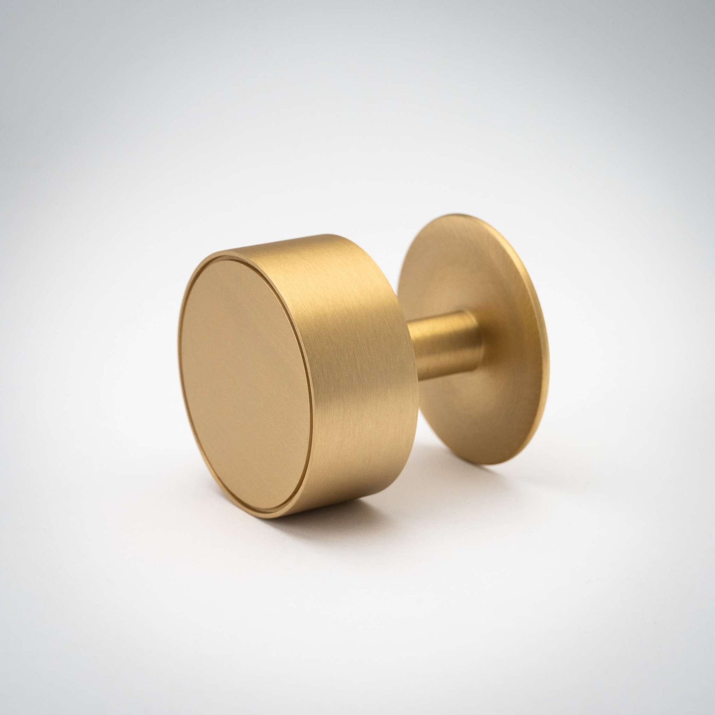 Gateau, Solid Brass Knobs


Our Gateau Knob is a distinctive take on the traditional cabinet knob. A perfect design to adorn transitional cabinet doors and drawers.



This product is not avKnobGateau, Solid Brass Knobs
