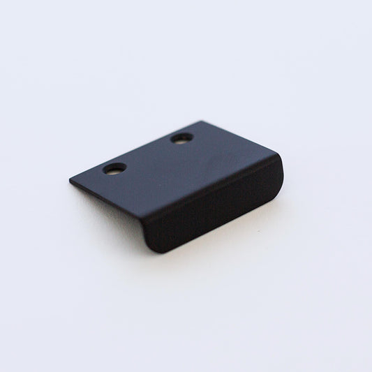 Minimal Edge Pull, studio product view