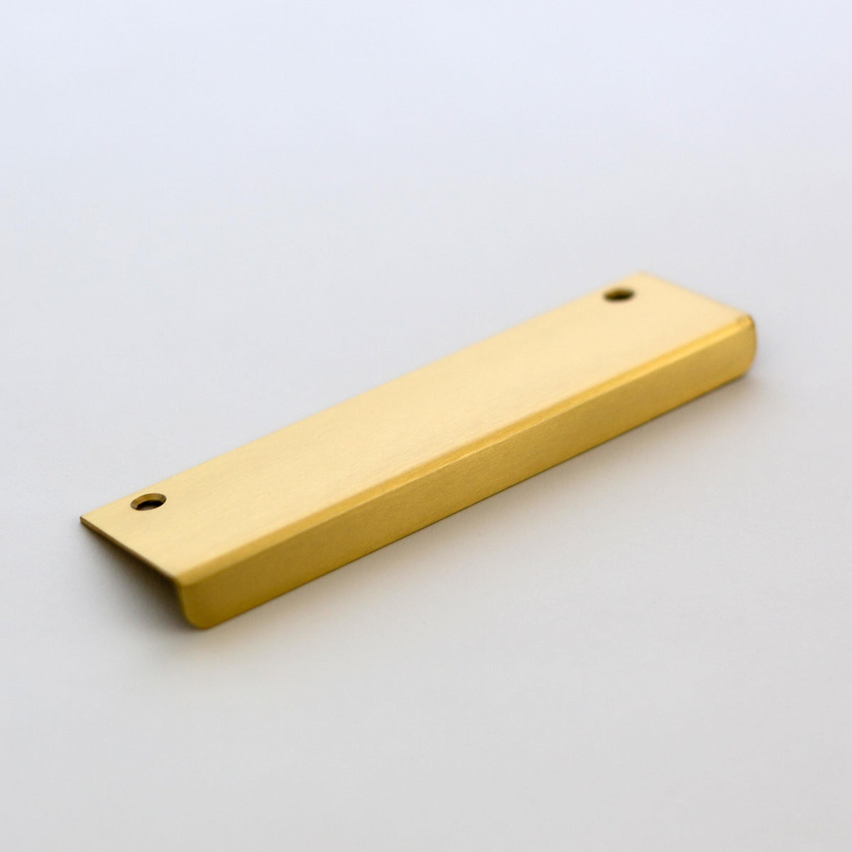 Minimal Edge Pull, studio product view
