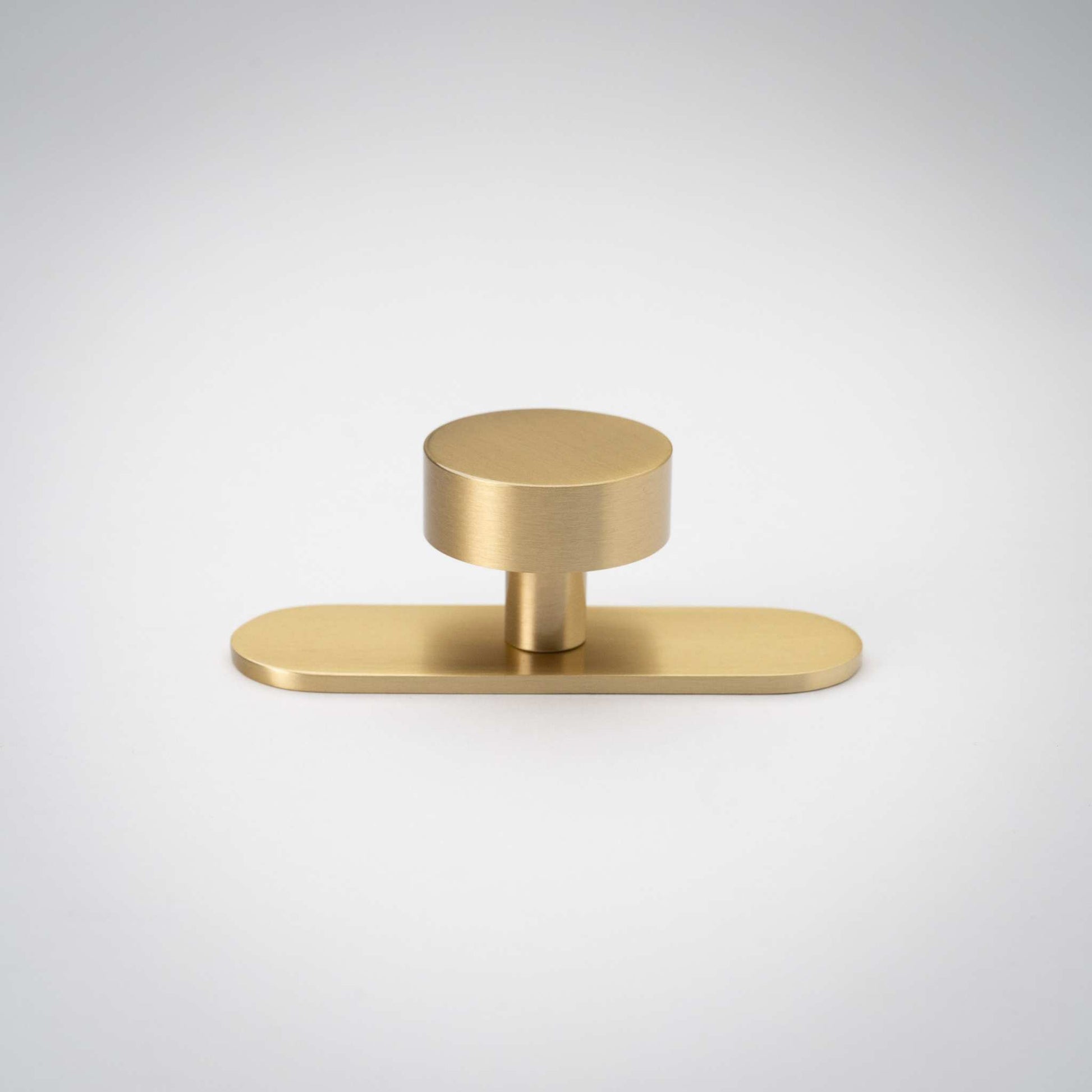 Orbital Knob, Solid Brass Knobs


Our Orbital Knob adds a touch of simplicity to any contemporary design project. The solid brass construction has an incredible weight in the hand, ensuring it wilknobOrbital Knob, Solid Brass Knobs