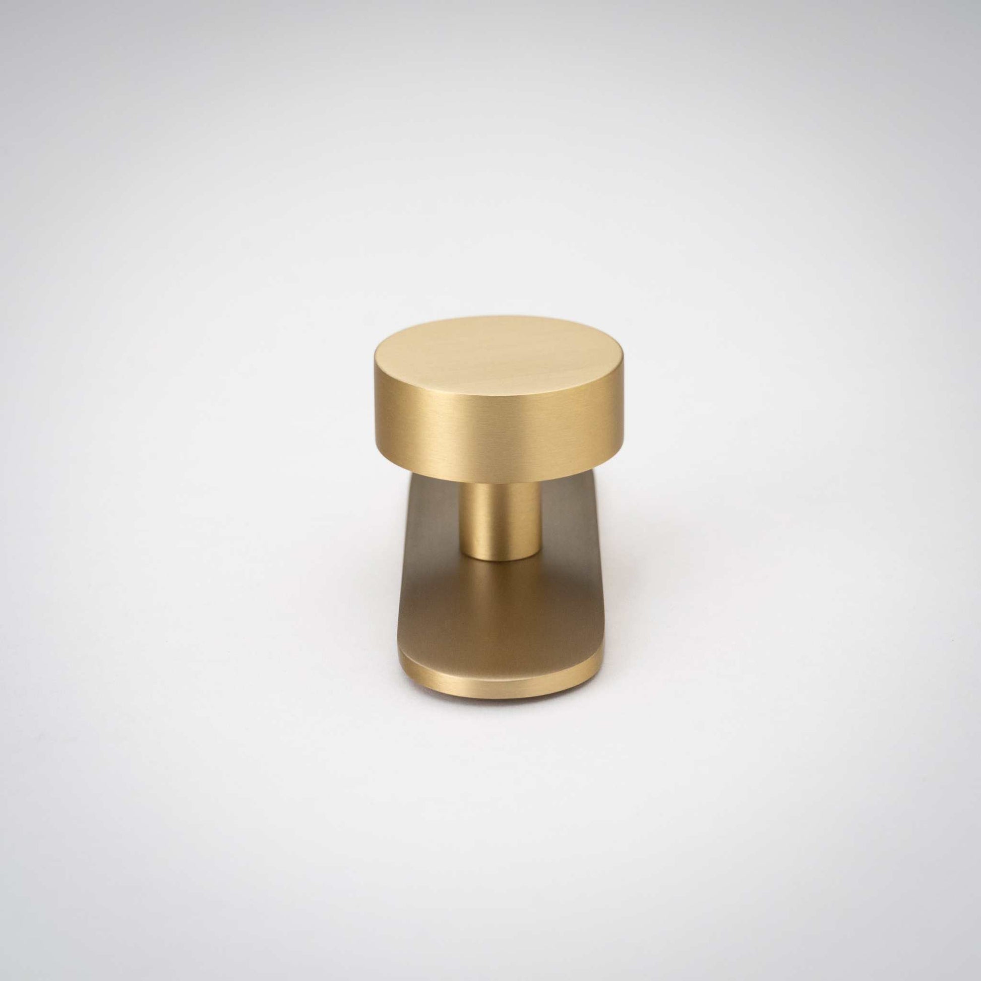 Orbital Knob, Solid Brass Knobs


Our Orbital Knob adds a touch of simplicity to any contemporary design project. The solid brass construction has an incredible weight in the hand, ensuring it wilknobOrbital Knob, Solid Brass Knobs