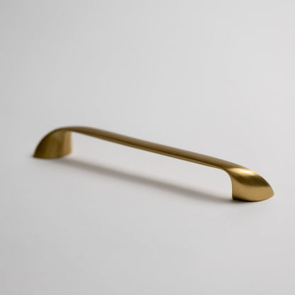 Tiradores giratorios de latón macizo para electrodomésticos.