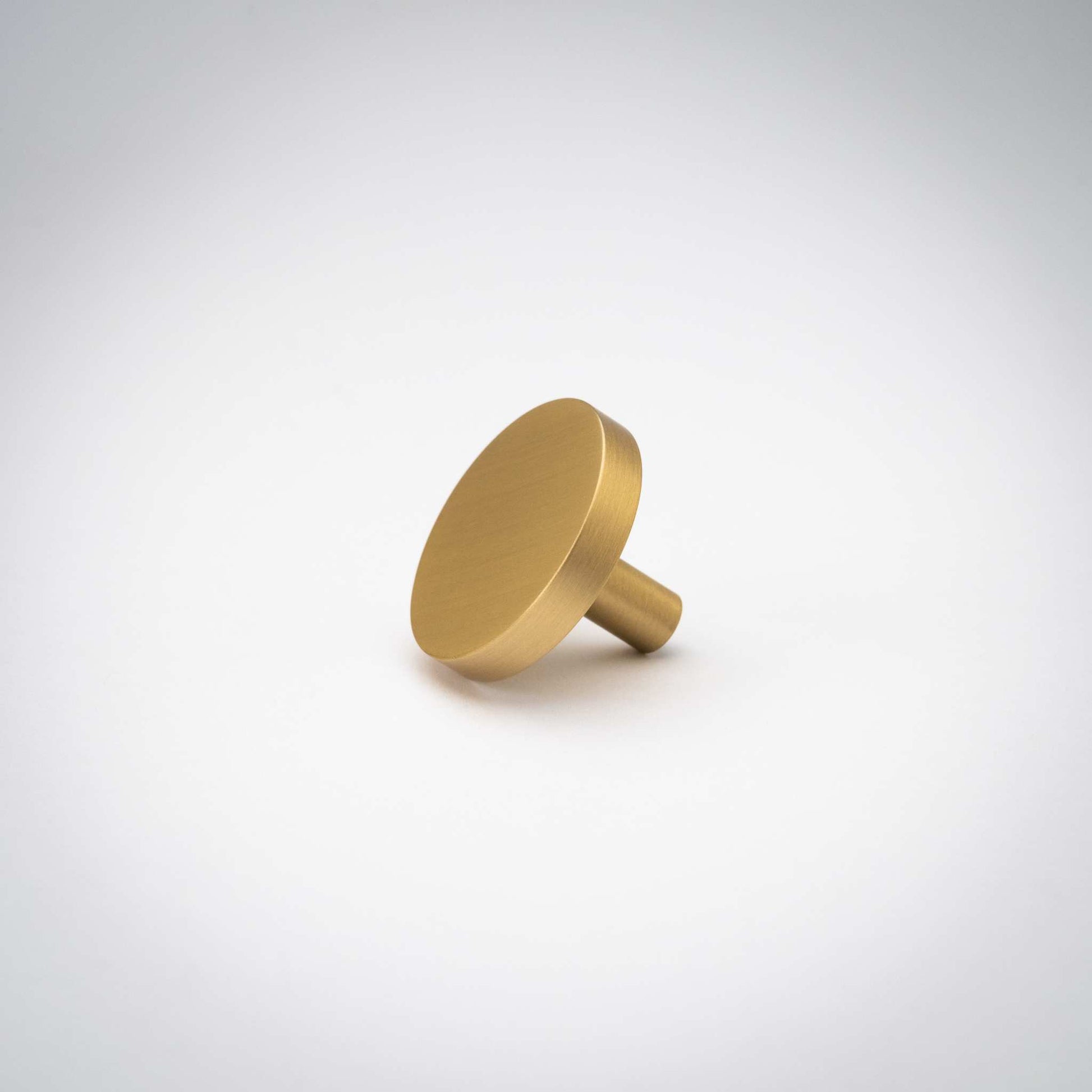 Rondelle, Solid Brass Cabinet Knobs


Our Rondelle Knob adds a touch of elegant simplicity to any contemporary or transitional space. The solid brass construction has an incredible weight in the hand,KnobRondelle, Solid Brass Cabinet Knobs