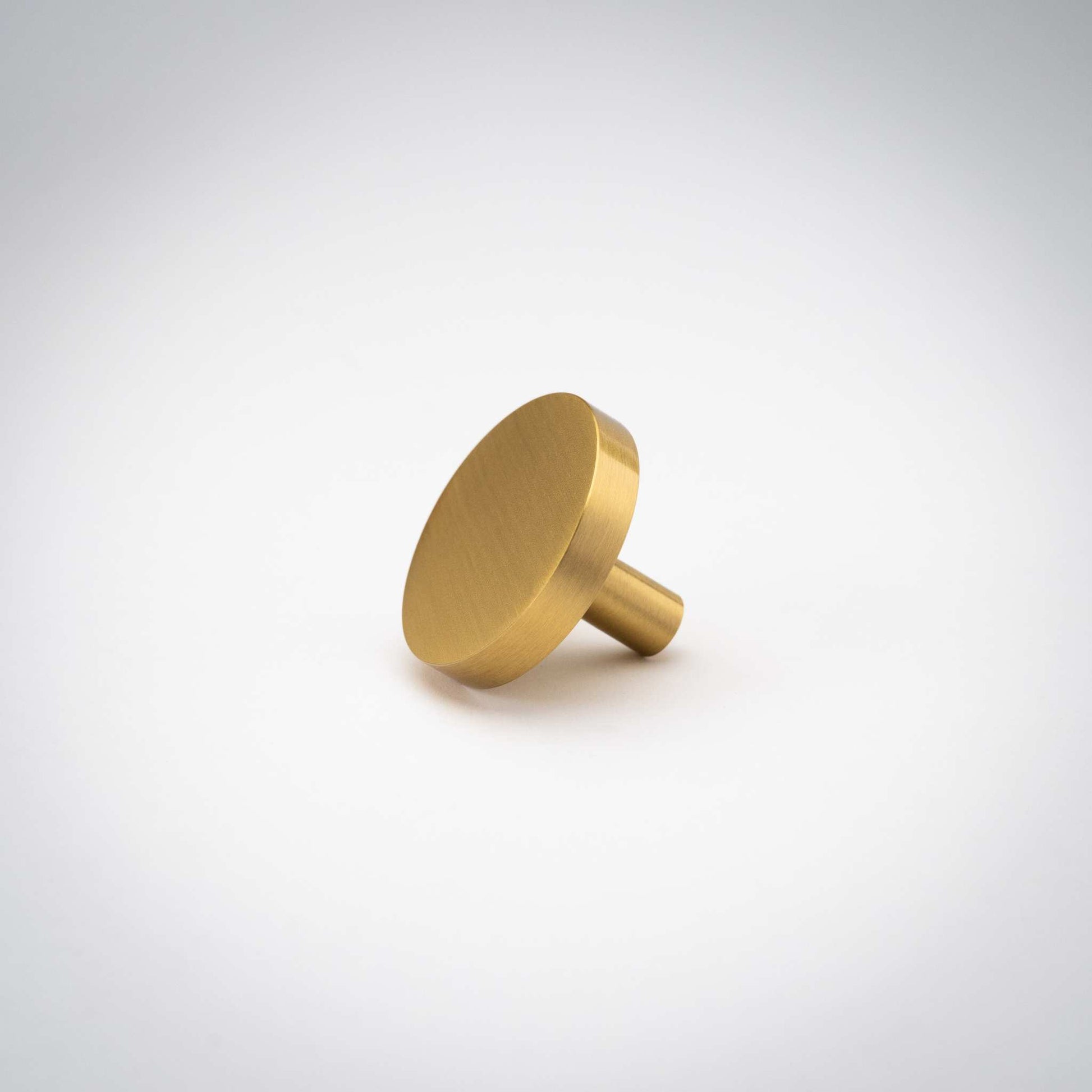 Rondelle, Solid Brass Cabinet Knobs


Our Rondelle Knob adds a touch of elegant simplicity to any contemporary or transitional space. The solid brass construction has an incredible weight in the hand,KnobRondelle, Solid Brass Cabinet Knobs