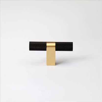 Bold, Black & Gold Knurled Solid Brass Knob


Go BOLD in your home! 
Our Bold, Black and "gold" cabinet knob brings a modern feel to your cabinetry. Its two-toned style is visually fresh, while its knurled teknobBold, Black & Gold Knurled Solid Brass Knob