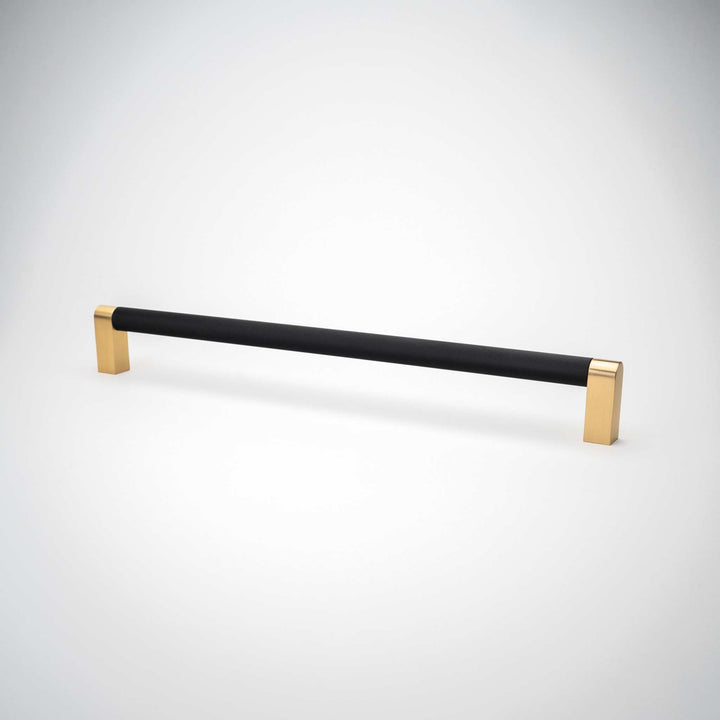Kräftige, schwarz-goldene, gerändelte Gerätegriffe aus massivem Messing