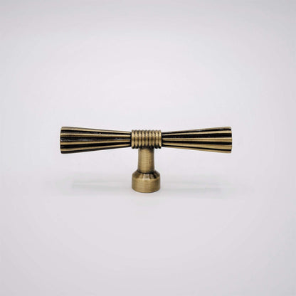 Beau, Antique Brass Knob