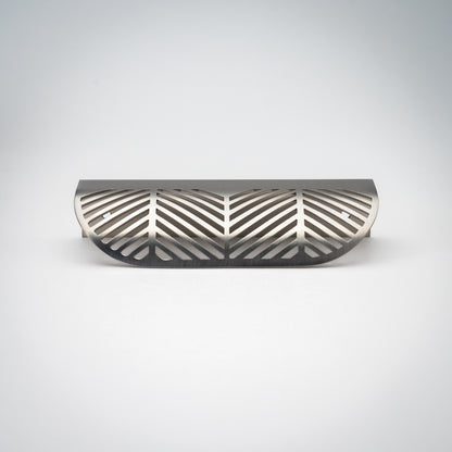 Frond, Solid Brass Edge Pulls


Frond Pull is a favorite on cabinetry in baths, laundry rooms and furniture pieces. Available in two sizes, this drawer pull offers a feminine touch and timeless pullFrond, Solid Brass Edge Pulls