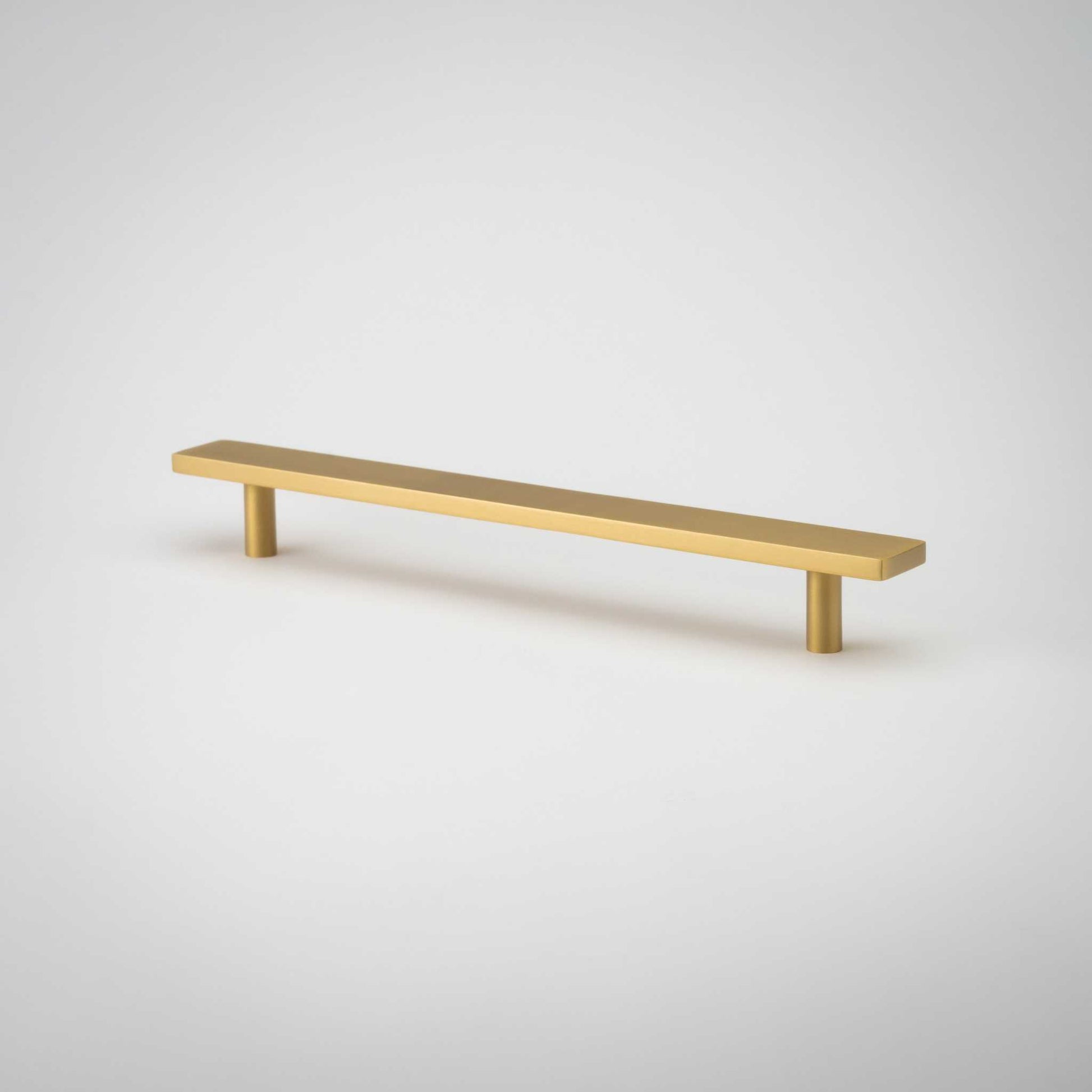 Auburn Pull, Solid Brass Cabinet Pulls
The Auburn Pull is timeless beauty at your fingertips. Crafted from solid brass, these tasteful cabinet pulls are ideal for adding subtle elegance to your home. WitpullAuburn Pull, Solid Brass Cabinet Pulls